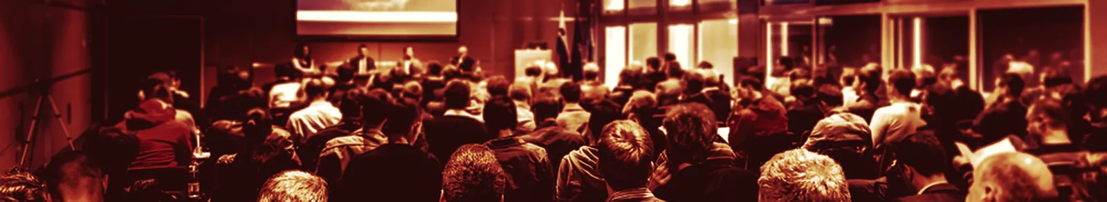 Conferencias y paneles